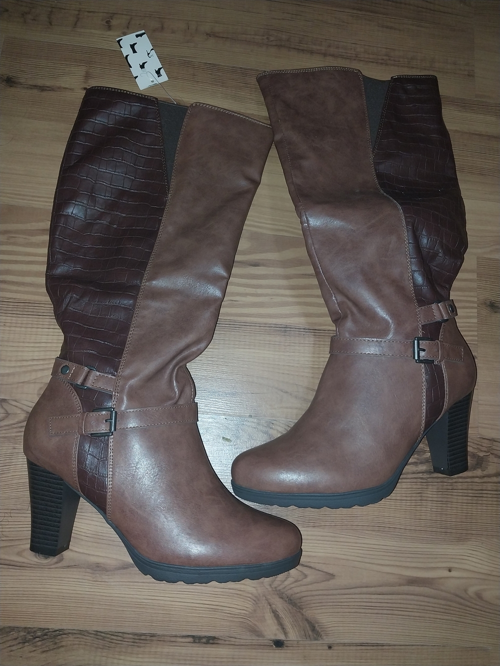 Women’s Tall Brown Two-Tone Heeled Boots